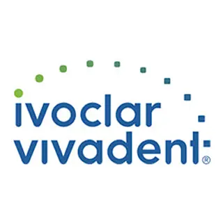 Logo de Ivoclar Vivadent, empresa de productos dentales, destacando su nombre en azul con puntos verdes y azules.