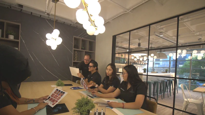 Casos complejos pérdida ósea, injertos, All-on-4 y pacientes mayores (qué esperar)